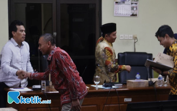 Thumbnail Berita - Hearing Honorer Sidoarjo, DPRD: Yang Baru Setahun Harus Diteliti