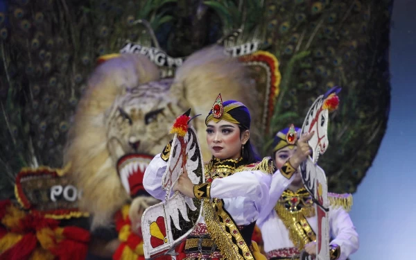 Thumbnail Semakin Kreatif, Festival Reog XXVIII IAIN Ponorogo Sukses Tampilkan Reog Santri, Begini Penjelasannya