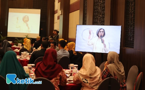 Thumbnail Diskusi Transaksi Digital, Indah Kurnia Ajak Ibu-Ibu Terus Edukasi Diri