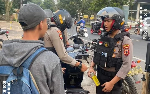 Thumbnail Bawa Celurit, Delapan Pelajar Diamankan di Polres Cianjur