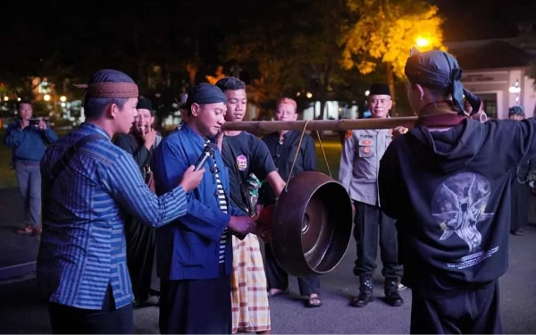 Bersama Bupati Pacitan, Hidupkan Kembali Tradisi Mlaku Suran