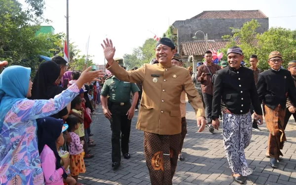 Thumbnail Kirab Ganti Langse Srigati, Wabup Ngawi: Lestarikan Budaya Sekaligus Geliatkan Ekonomi Rakyat