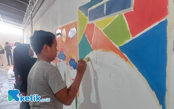 Thumbnail Berita - Tumbuhkan Kreativitas, BK3S Jatim Gelar Workshop Melukis Bersama Anak Inklusi