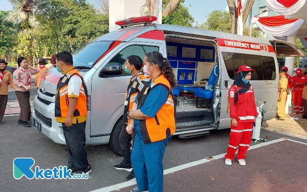 Thumbnail Tim kesehatan yang berjaga selama pelaksanaan Upacara Peringatan Hari Pramuka Ke-62, Senin (14/8/2023).(Foto: Husni Habib/Ketik.co.id)