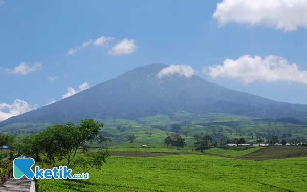 Thumbnail Berita - Status Gunung Dempo Waspada, Masyarakat Tak Boleh Mendekati  Radius 1 Km