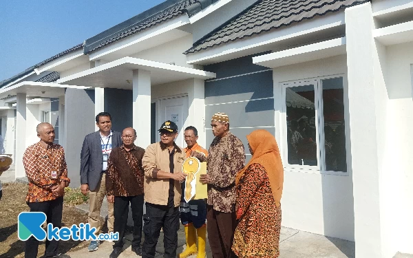 Thumbnail Berita - Pemkot Serahkan Bantuan Rumah Subsidi untuk PNS Kota Malang