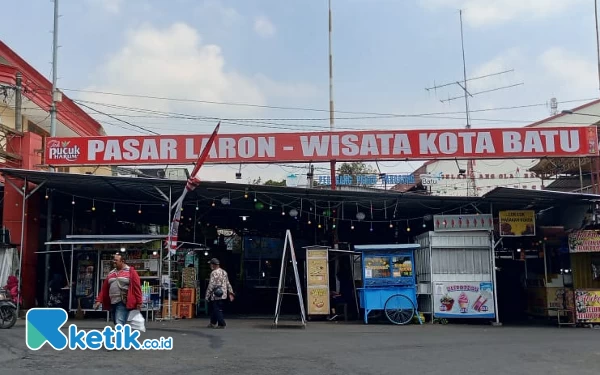 Thumbnail Berita - Menikmati Alun-Alun Kota Batu Sambil Kulineran di Pasar Laron