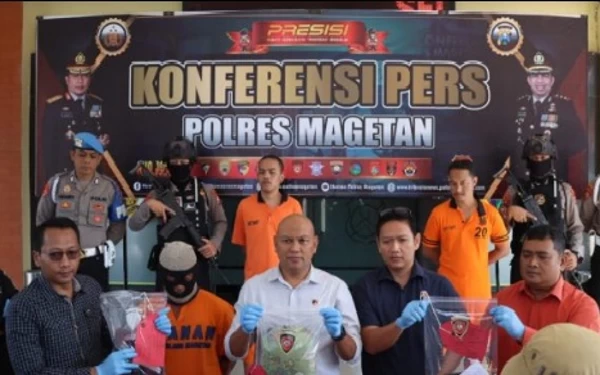 Thumbnail Diancam HP-nya Dijual, Bapak di Magetan Cabuli Anak Kandung yang Masih SD, Begini Kronologinya