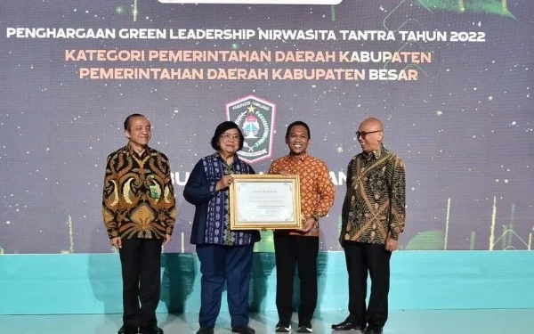 Thumbnail Bupati Lumajang Kembali Raih Penghargaan Green Leadership Nirwasita Tantra