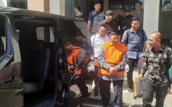 Thumbnail Berita - Eksepsi Ditolak, Perkara Gratifikasi Mantan Bupati Sidoarjo Berlanjut