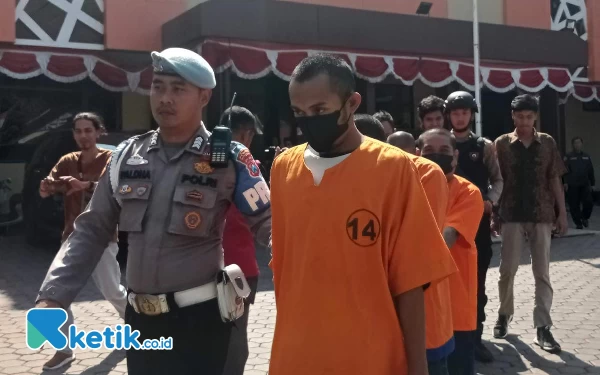 Thumbnail Polres Probolinggo Kota Amankan 5 Pengedar Sabu Bernilai Ratusan Juta