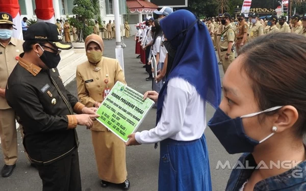 Thumbnail Pemkot Malang Berikan Beasiswa Kepada 320 Pelajar dan Mahasiswa