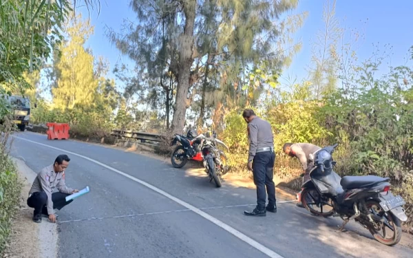 Thumbnail Mobil Jeep Wisata Bromo Terjun ke Jurang, Satu Wisatawan Meninggal