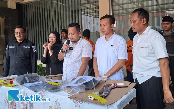 Thumbnail Polres Jember Amankan Tiga Tersangka Carok Berujung Maut