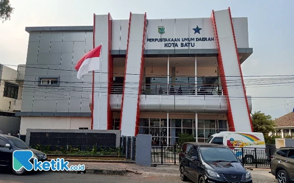 Thumbnail Nampak depan Perpustakaan Umum Daerah Kota Batu. (Foto: Sholeh/ketik.co.id)