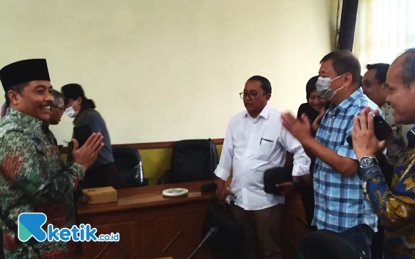 Thumbnail DPRD Sidoarjo Batalkan Mendadak Hearing soal PT Bernofarm karena Ini…