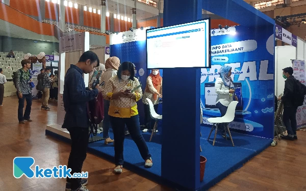 Thumbnail Ribuan Pencari Kerja Ramaikan Job Fair Kemnaker di Malang