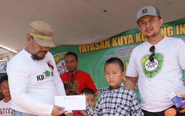 Thumbnail 5 Tahun Berdiri, Yayasan Kuya Kobong Indonesia Santuni Anak Yatim dan Jompo