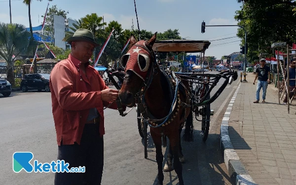 Thumbnail Lika-Liku Suprapto Lestarikan Dokar Wisata Alun-alun Kota Batu