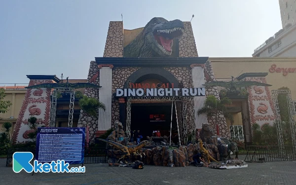 Thumbnail Dino Night Run Sajikan Olahraga Sambil Menikmati Jatim Park 3