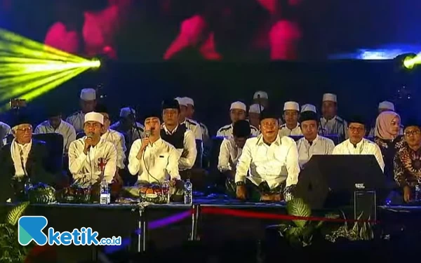 Lebih dari 15 Ribu Warga Padati Kang Cucun Bersholawat Bersama Gus Azmi