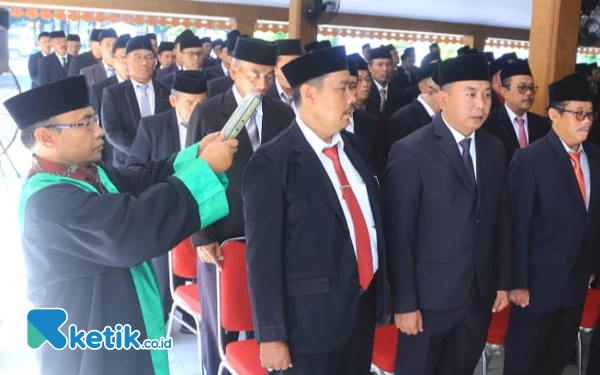 Thumbnail Jelang Masa Jabatan Berakhir, Bupati Probolinggo Mutasi Ratusan Pejabat