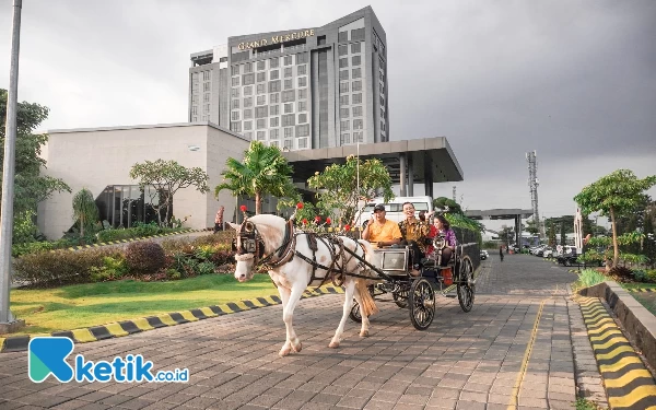 Thumbnail Berita - Naik Dokar Wajib Masuk Wishlist Staycation di Grand Mercure Malang Mirama