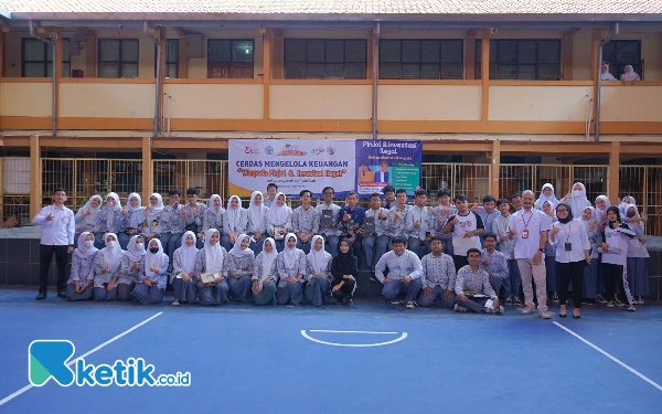 Thumbnail OJK Gelar Edukasi Keuangan di SMAN 24 Bandung