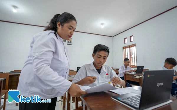 Thumbnail Berita - Gedung Sekolah Baru, Siswa di Desa Kawasi Halsel Tak Lagi Harus Seberangi Laut Demi ANBK