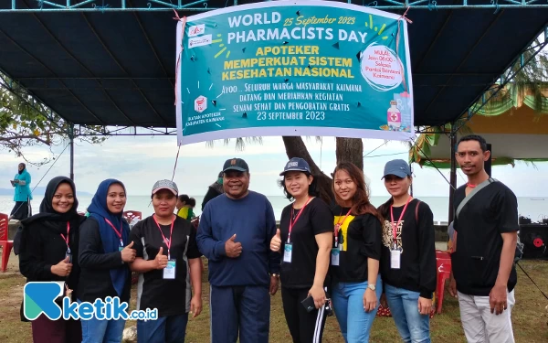 Thumbnail World Pharmacists Day, Ikatan Apoteker Kaimana Berikan Layanan Gratis saat Car Free Day