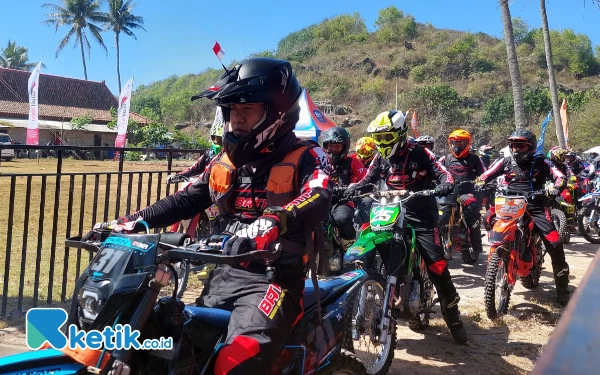 Thumbnail Diikuti Peserta Luar Daerah, Pacitan Adventure Tourism Tancap Gas di Pantai Srau