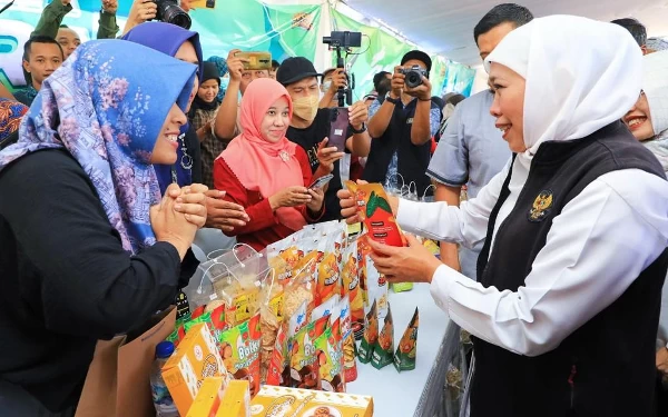 Thumbnail Berita - Harga Gabah Masih Tinggi, Khofifah Kembali Gelar Pasar Murah