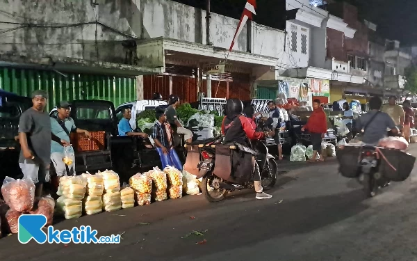 Thumbnail Hari Pertama Relokasi PKL ke Jalan Samanhudi Jember Menuai Protes Pedagang Sayur