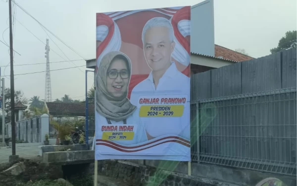 Thumbnail Gambarnya Disandingkan Dengan Ganjar Pranowo, Mantan Wabup Lumajang Protes