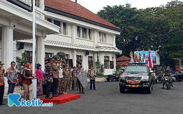 Thumbnail Dari Kota Malang, Kirab Pataka Jer Basuki Mawa Beya Diberangkatkan ke Kabupaten Malang