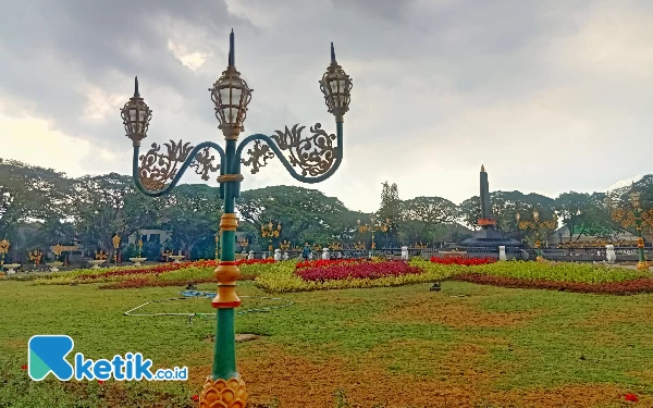 Thumbnail Berita - Usung Konsep Heritage, Lampu Hias Alun-Alun Tugu Kota Malang Jadi Sorotan