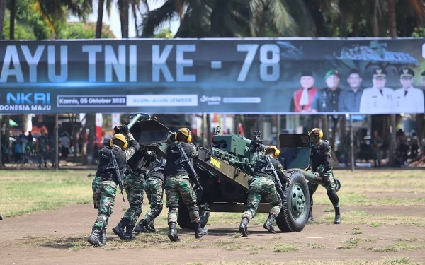 Thumbnail Peringatan HUT TNI ke-78 di Jember, Sejumlah Alutsista Dipamerkan