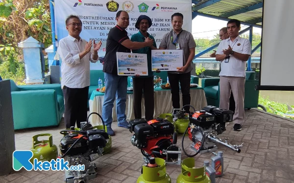 Thumbnail Puluhan Nelayan Sidoarjo Dapat Bantuan Mesin Kapal Bahan Bakar LPG Gratis dari Pemerintah