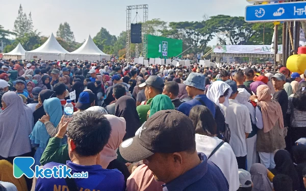 Thumbnail Ratusan Ribu Orang Padati Jalan Sehat Bareng Anies-Muhaimin di Malang