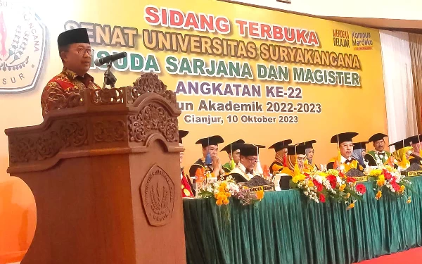 Thumbnail Hadiri Wisuda Universitas Suryakancana, Bupati Cianjur Bicara Peningkatan IPM