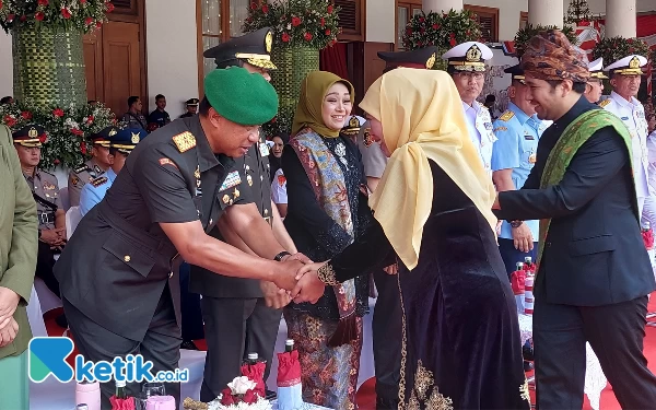 Dengan Suara Bergetar, Khofifah Berpamitan di HUT Ke-78 Tahun Jatim