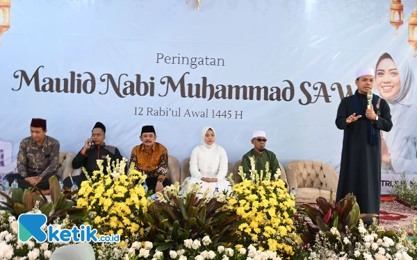 Thumbnail Fanny Fatwati Putri Gelar Maulid Nabi Muhammad, Dihadiri 1000 Jemaah