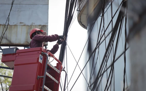 Thumbnail Berita - Berhemat Belanja Internet di 27 OPD di Lumajang, Diskominfo Lakukan Penataan Infrakstrukur Fiber Optik