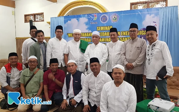 Thumbnail Pertamina Keliling Ponpes, Gelar Seminar Kedaulatan Energi Migas dan Sholawat Bersama Warga