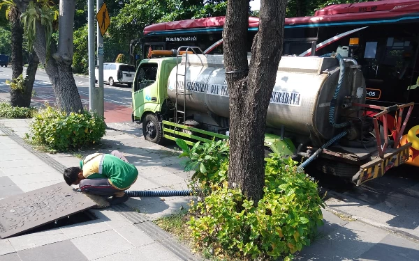 Thumbnail Kota Surabaya Hari Ini Terasa Gerah, Ini Penyebabnya