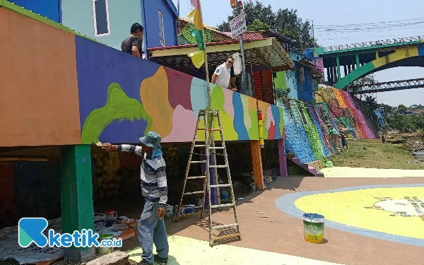 Thumbnail Tanpa Pendanaan dari Pemkot Malang, Kampung  Warna-warni Jodipan kembali Berwarna