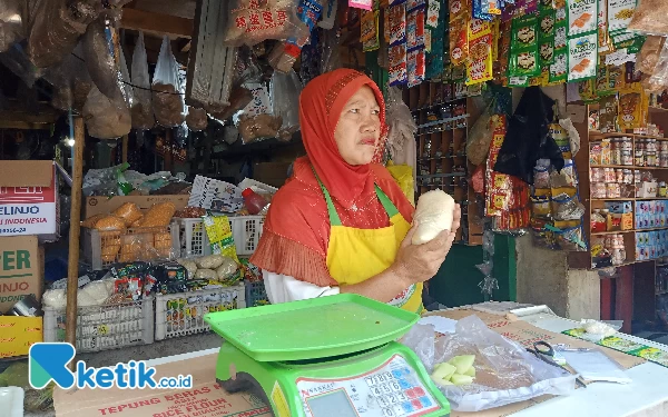 Thumbnail Berita - Harga Gula di Pasar Kota Malang Naik Jadi Rp 16 Ribu Per Kilogram, Pedagang Mengeluh