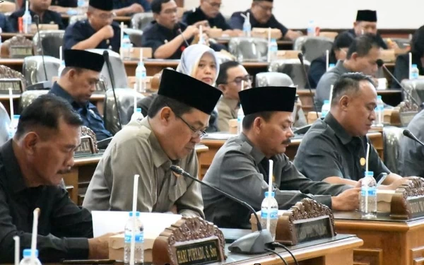 Thumbnail Pasca Sinkronisasi, DPRD-Pemkab Madiun Sepakati Raperda Pajak dan Retribusi Daerah