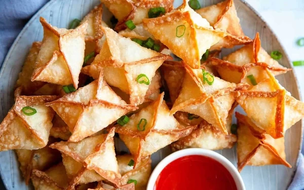 Thumbnail Yuk Bikin Crab Rangoon Camilan Sehat dan Renyah, Anak Pasti Suka