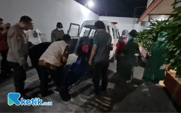 Thumbnail Nenek 71 Tahun di Blitar Ditemukan Meninggal dalam Kondisi Nyaris Telanjang